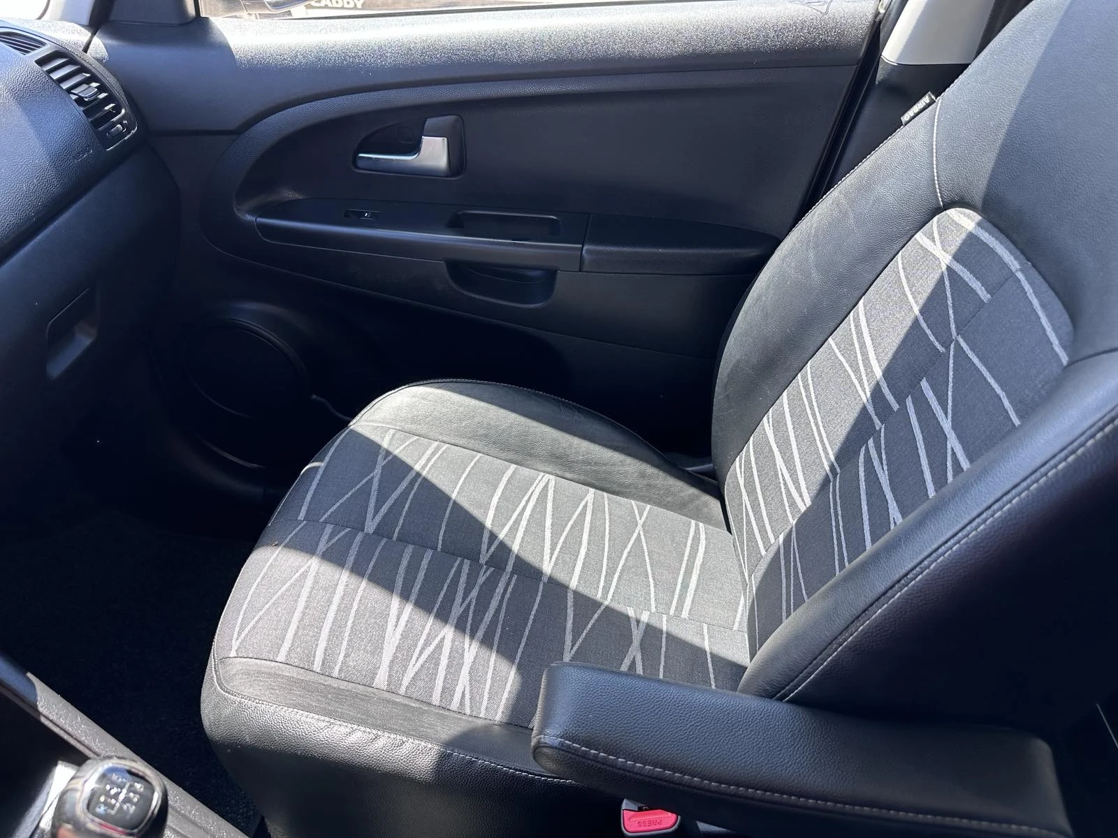 Kia Venga 1.6 нави ТОП, снимка 12 - Автомобили и джипове - 54714774