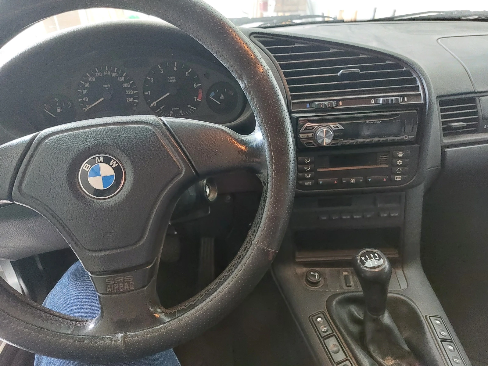 BMW 320, снимка 7 - Автомобили и джипове - 55432064