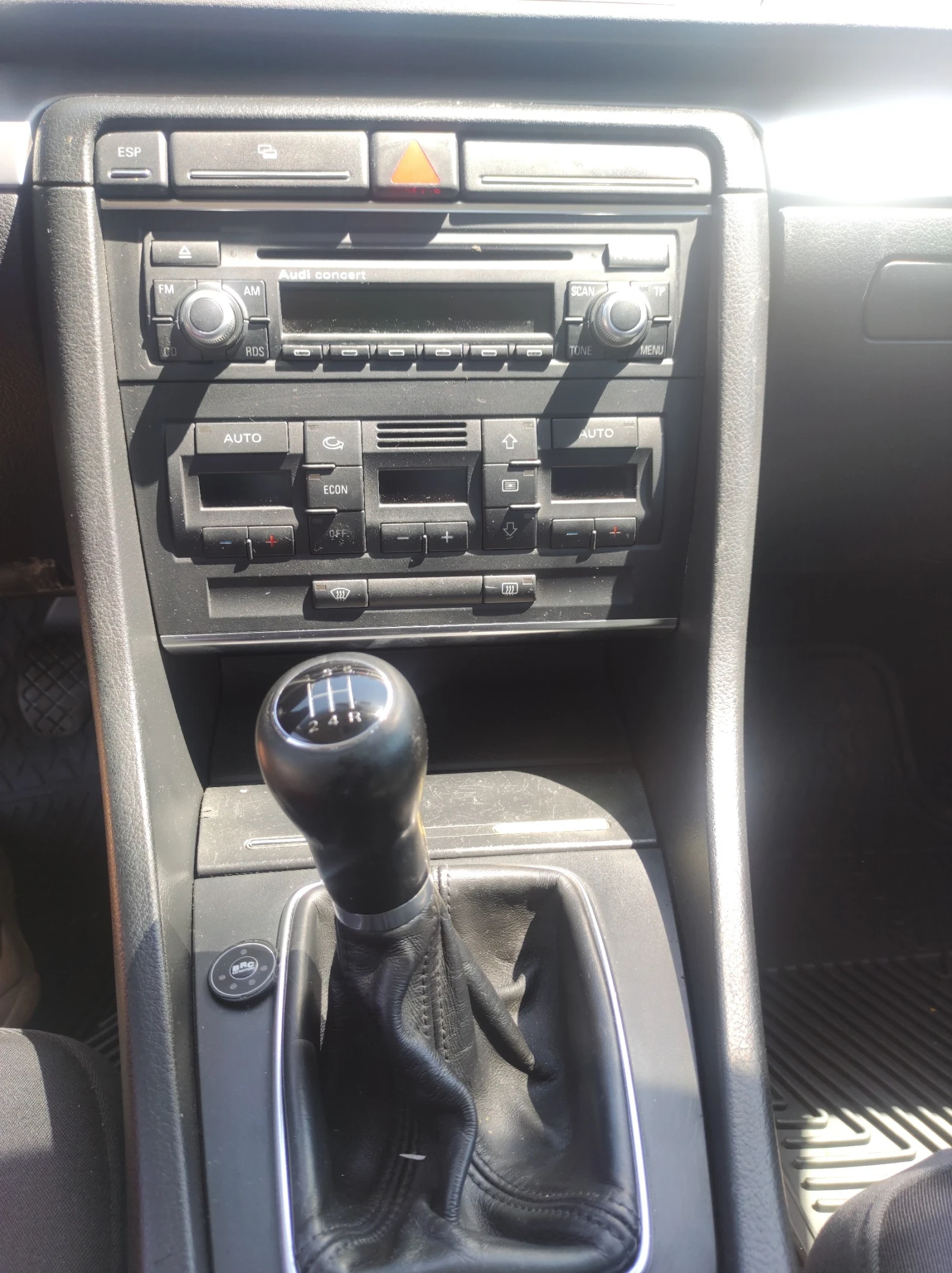 Audi A4 2.0i GAZ Sedan, снимка 7 - Автомобили и джипове - 55719097