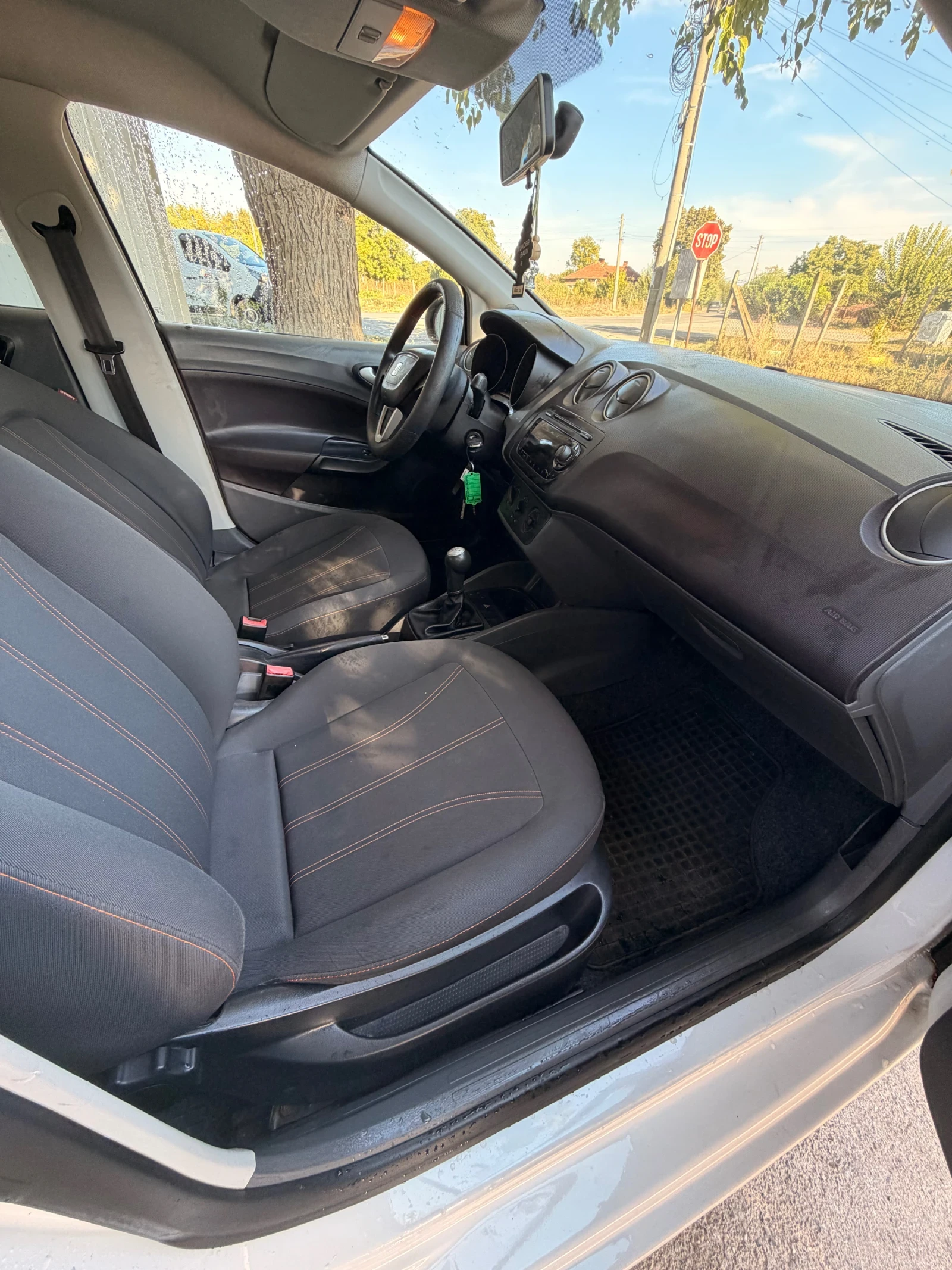 Seat Ibiza, снимка 12 - Автомобили и джипове - 56440673