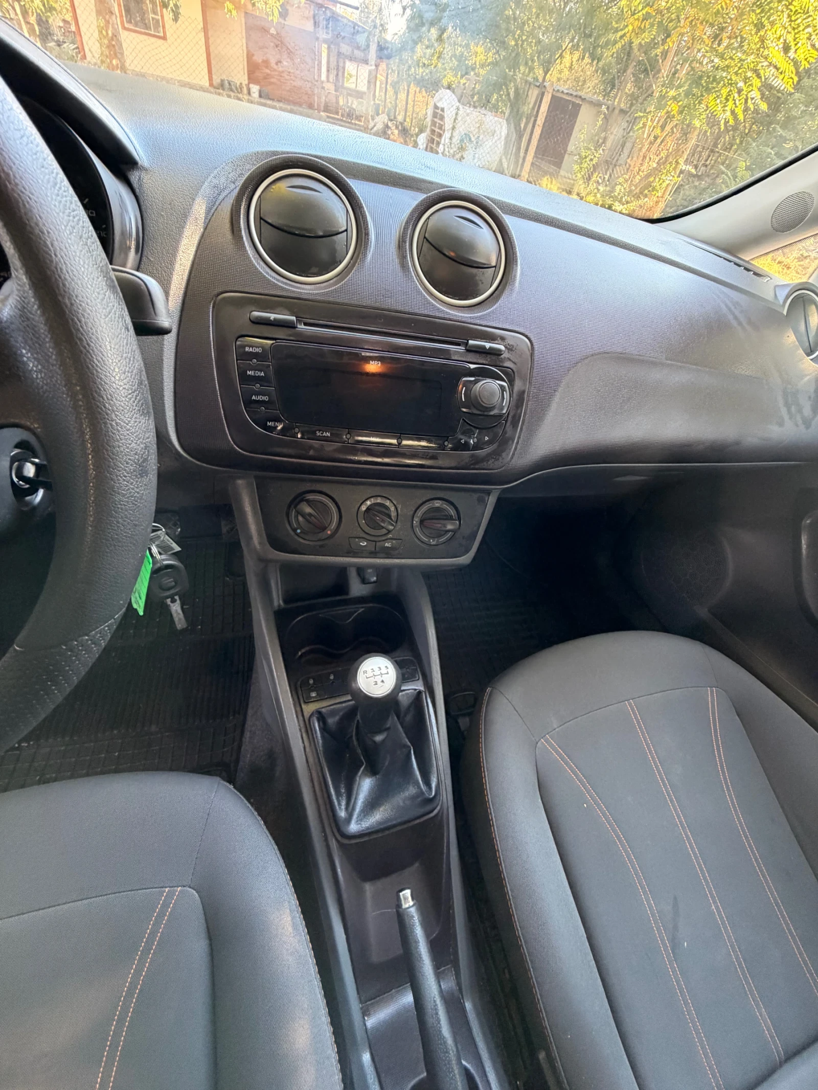 Seat Ibiza, снимка 9 - Автомобили и джипове - 56440673