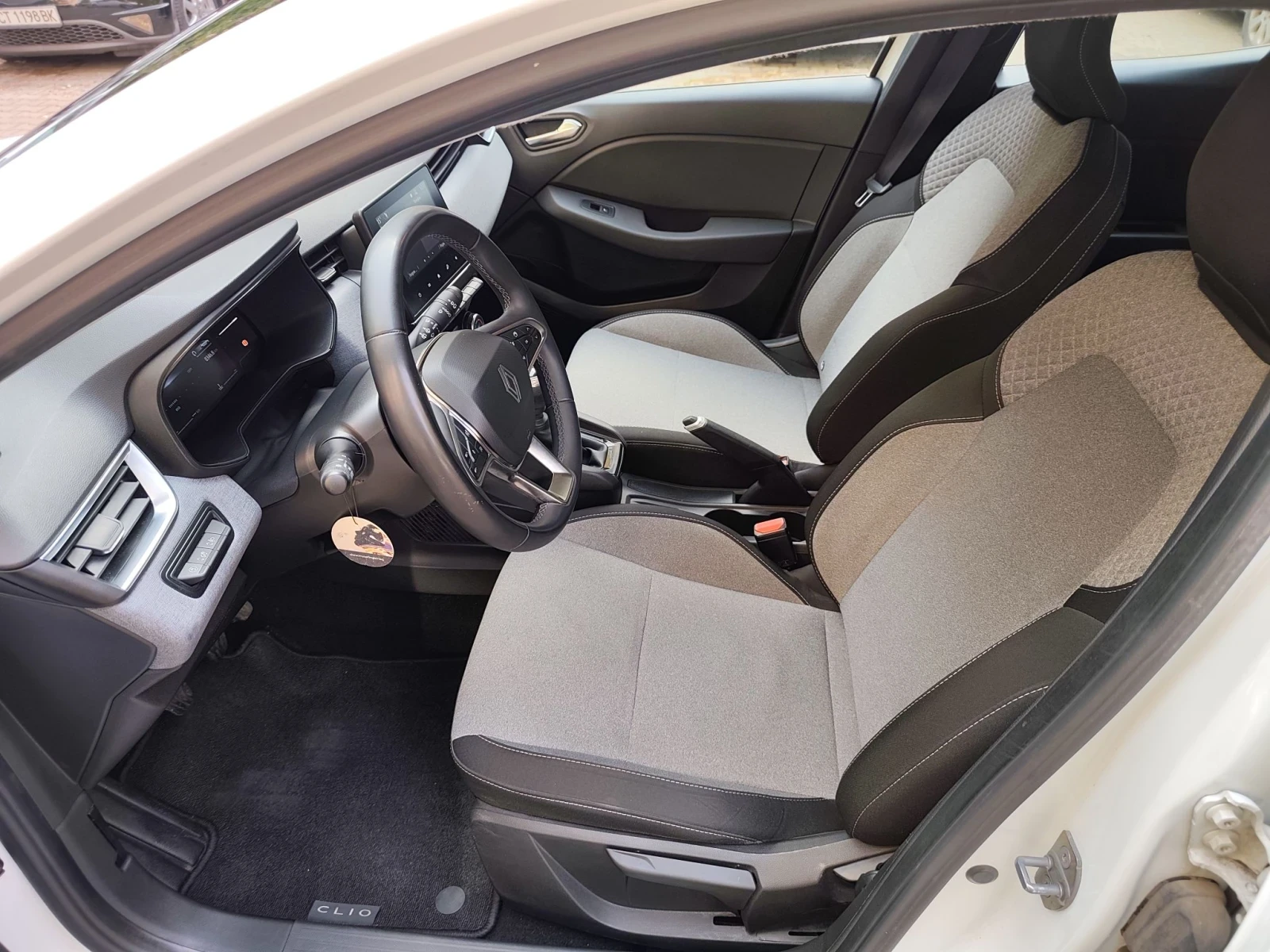 Renault Clio 1.5 dci 100 к.с., снимка 5 - Автомобили и джипове - 56705232