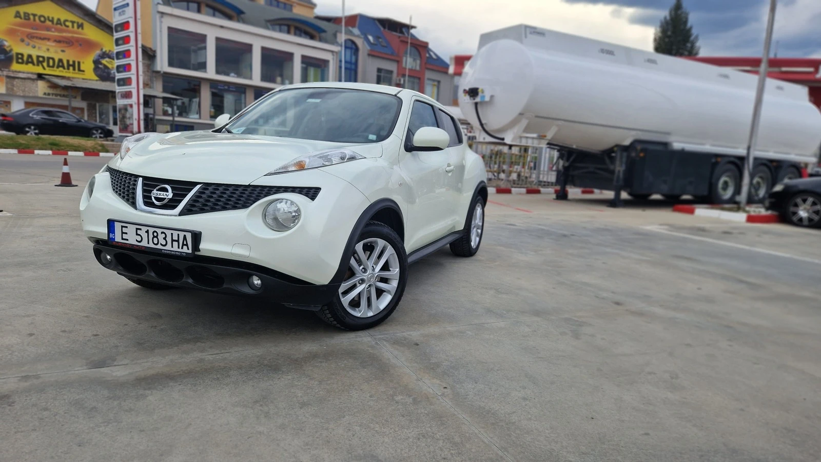 Nissan Juke 1.6  4x4 - изображение 2