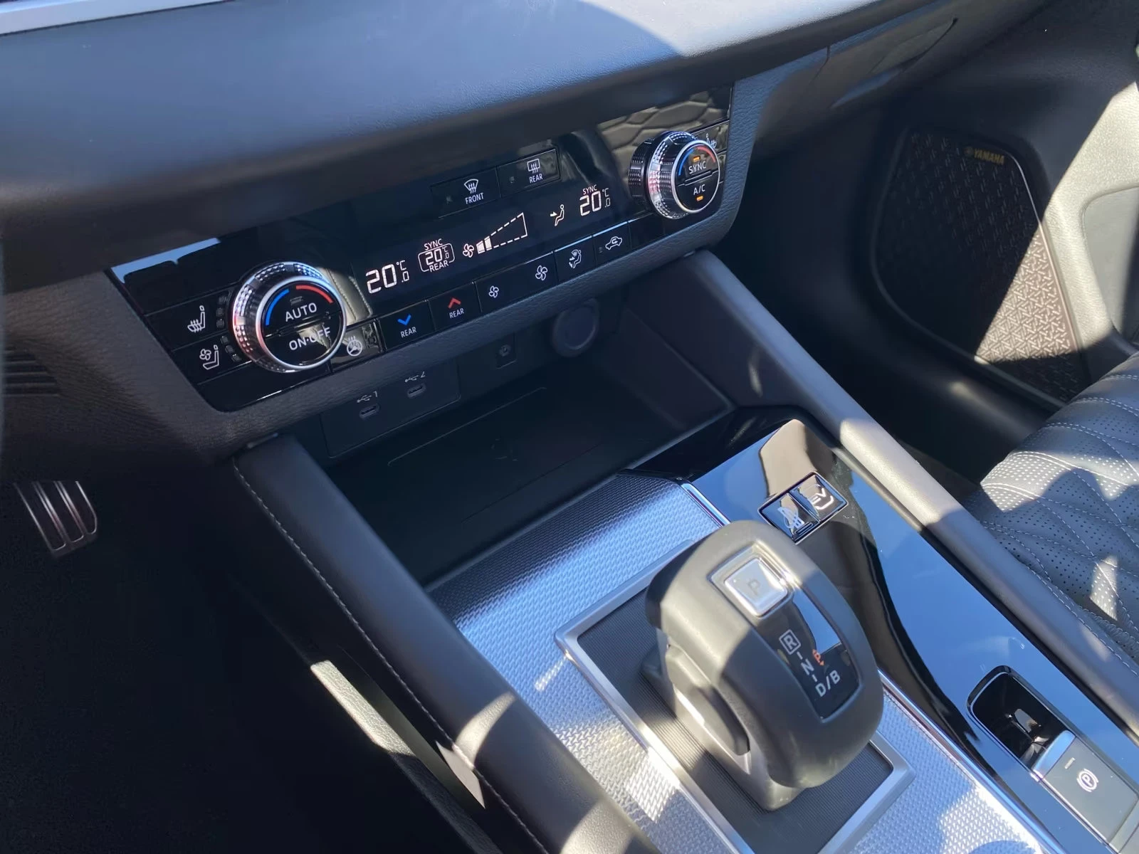 Mitsubishi Outlander 2.4PHEV/306HP/ACC/PDC/LED/360/BSA/CPLAY/PANO/978f | Mobile.bg � ����������� 13