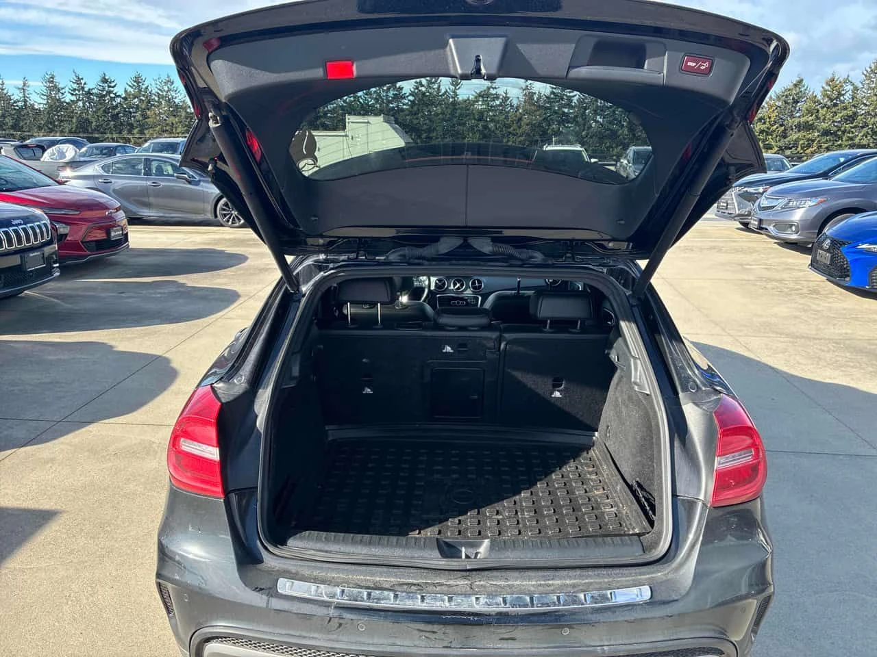 Mercedes-Benz GLA 250 * CARFAX * 2 �����* �������* PANO*  | Mobile.bg � ����������� 11