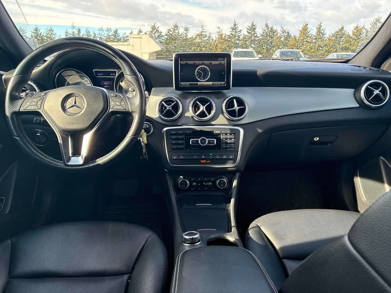 Mercedes-Benz GLA 250 * CARFAX * 2 �����* �������* PANO*  | Mobile.bg � ����������� 9