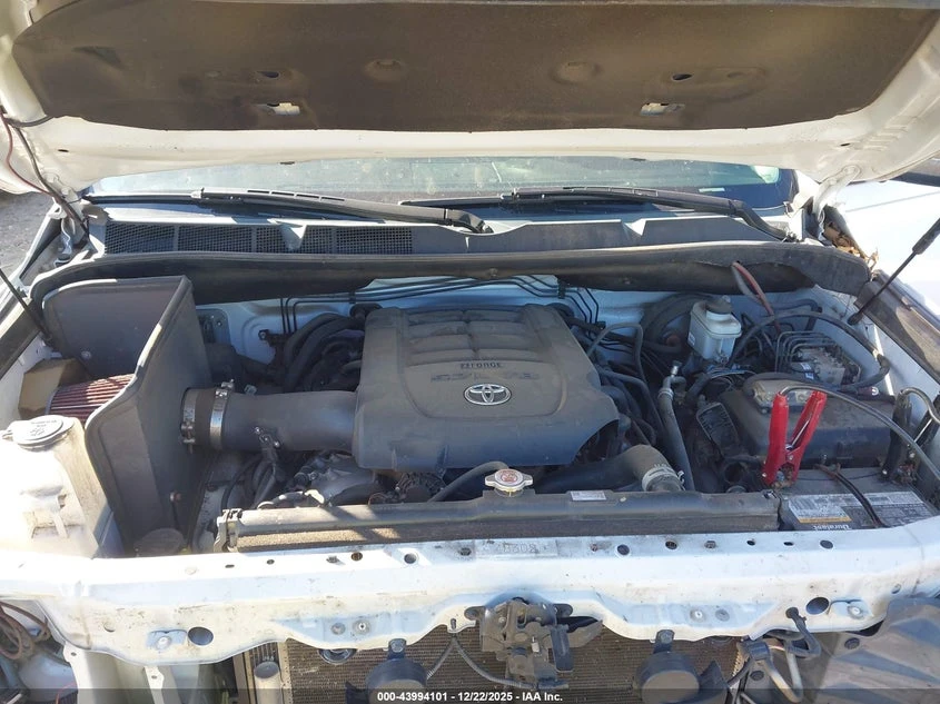 Toyota Tundra 5.7l Sr5, снимка 10 - Автомобили и джипове - 53906535