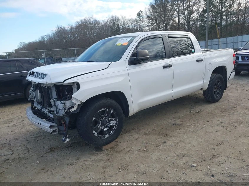 Toyota Tundra 5.7l Sr5, снимка 2 - Автомобили и джипове - 53906535