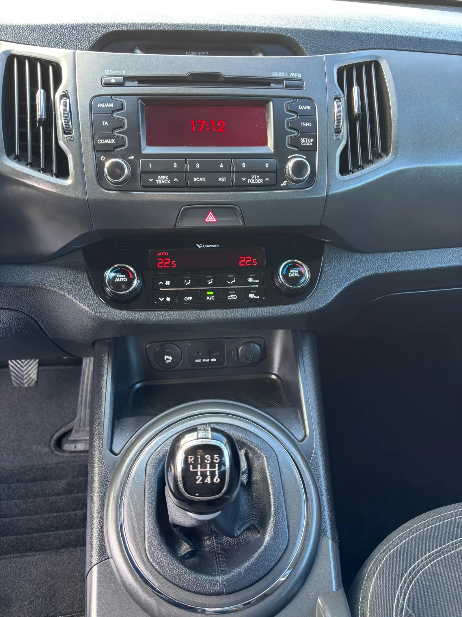 Kia Sportage 1.7 crdi, снимка 16 - Автомобили и джипове - 54160746