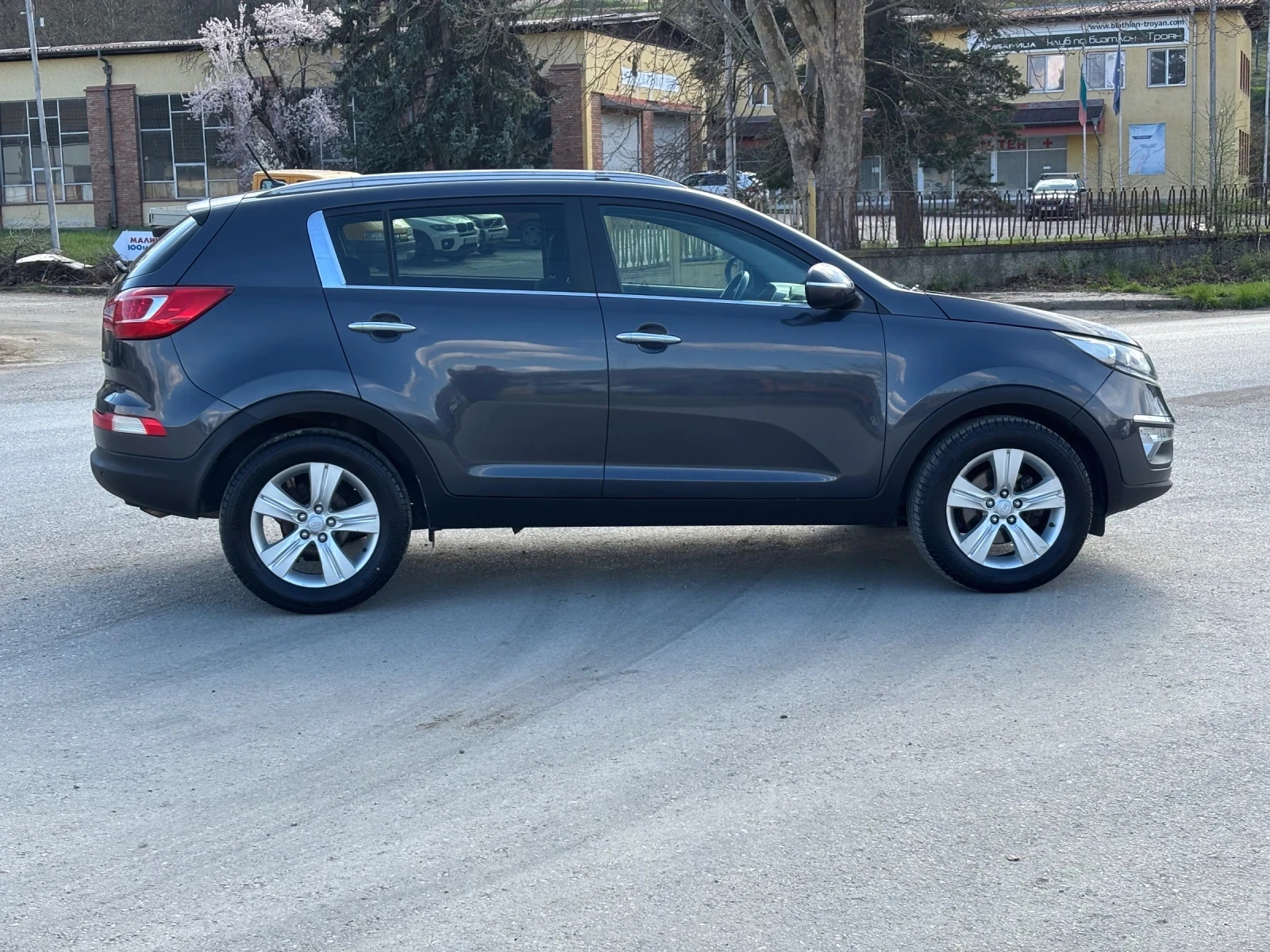 Kia Sportage 1.7 crdi, снимка 8 - Автомобили и джипове - 54160746