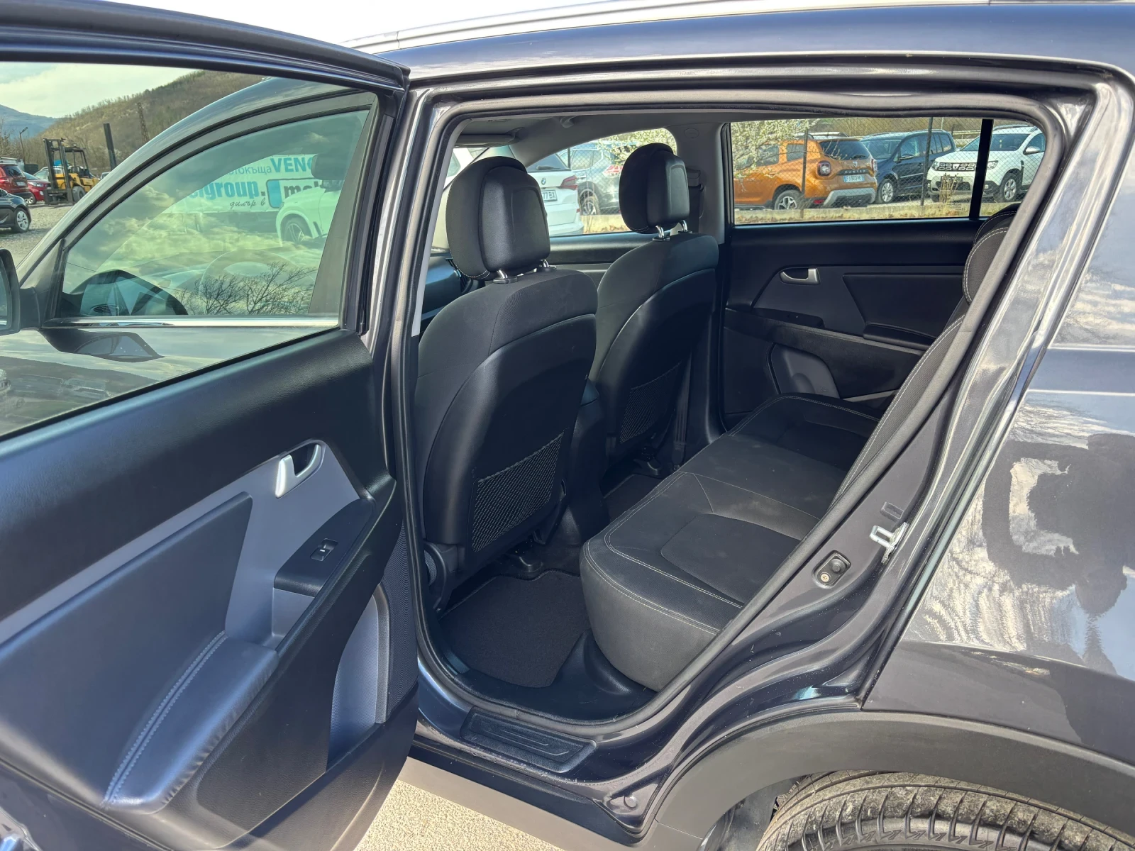 Kia Sportage 1.7 crdi, снимка 12 - Автомобили и джипове - 54160746