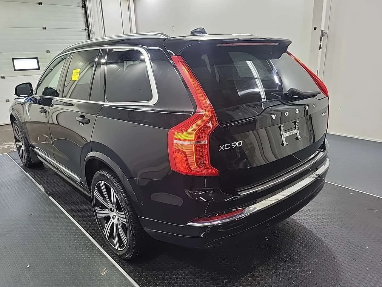 Volvo Xc90 * ULTIMATE BRIGHT THEME * 360KAM* ОБУДХВАНЕ* ПАНО*, снимка 4 - Автомобили и джипове - 54791835