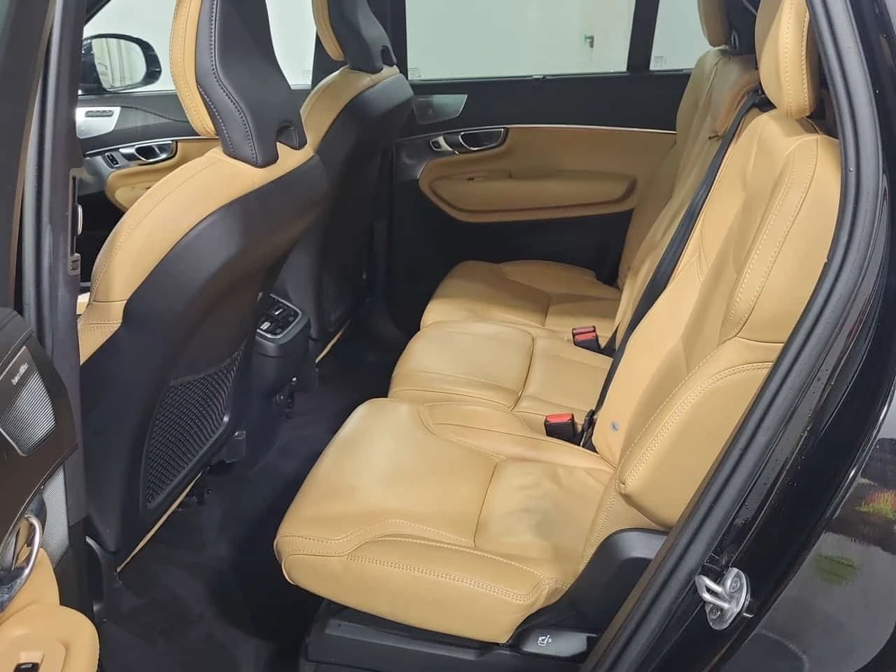Volvo Xc90 * ULTIMATE BRIGHT THEME * 360KAM* ОБУДХВАНЕ* ПАНО*, снимка 13 - Автомобили и джипове - 54791835