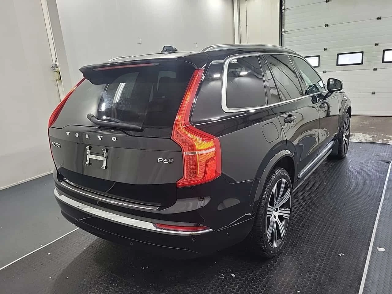 Volvo Xc90 * ULTIMATE BRIGHT THEME * 360KAM* ОБУДХВАНЕ* ПАНО*, снимка 3 - Автомобили и джипове - 54791835