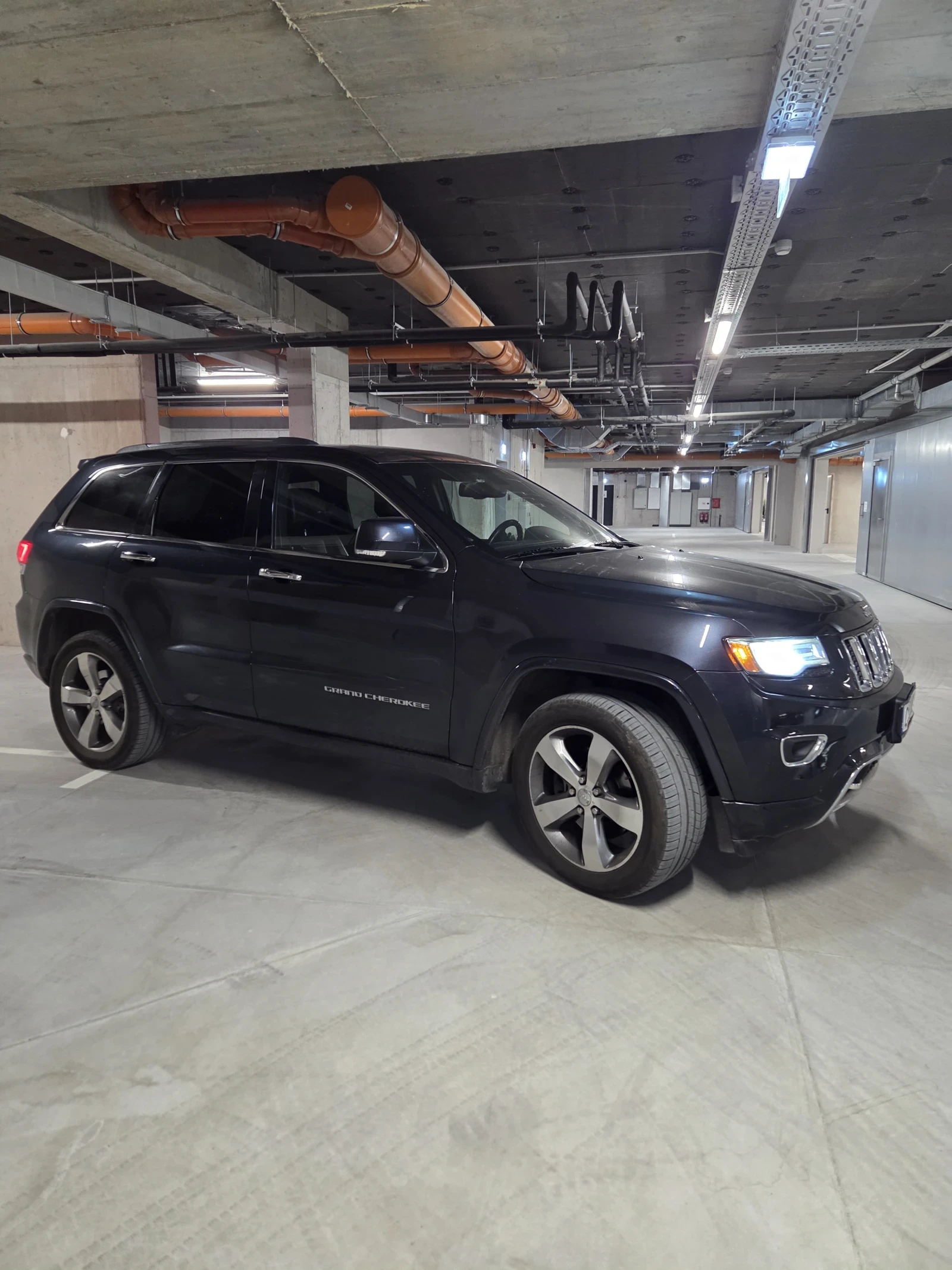 Jeep Grand cherokee 5.7 Overland, снимка 2 - Автомобили и джипове - 56049548