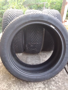 Гуми Зимни 235/45R18, снимка 2
