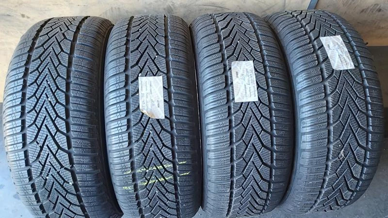 Гуми Зимни 215/55R16, снимка 1 - Гуми и джанти - 27408987