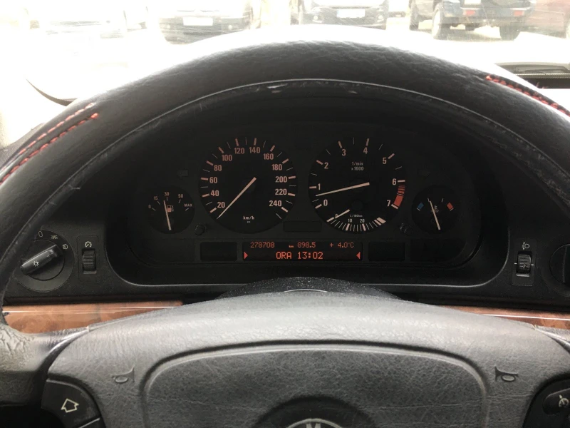 BMW 520 E39, снимка 10 - Автомобили и джипове - 49097459