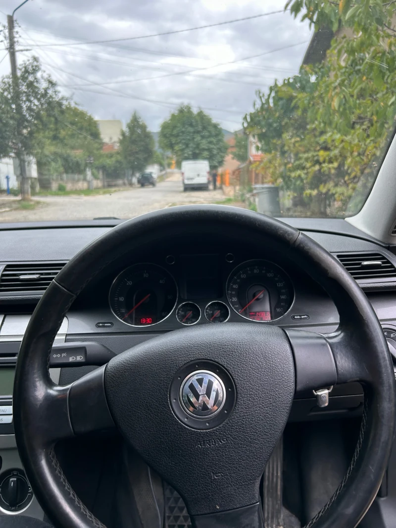 VW Passat, снимка 6 - Автомобили и джипове - 47246215