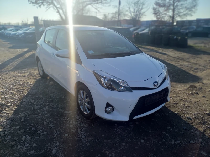 Toyota Yaris 1.5 HIBRID , снимка 3 - Автомобили и джипове - 48717858