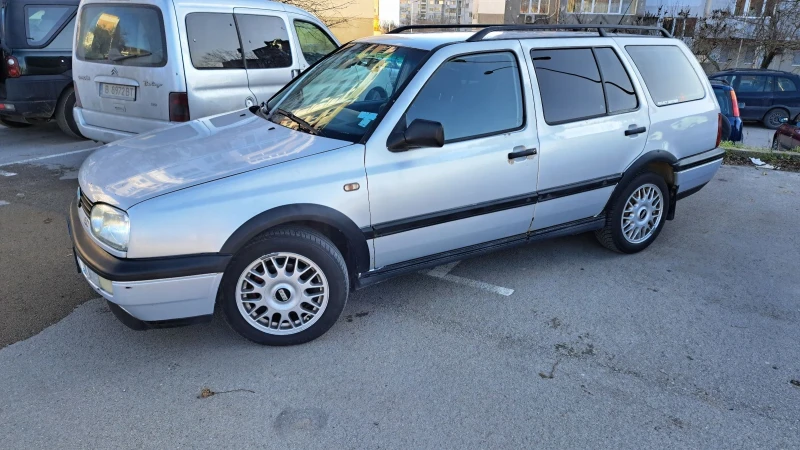 VW Golf 1.9 90k.c, снимка 2 - Автомобили и джипове - 48892587