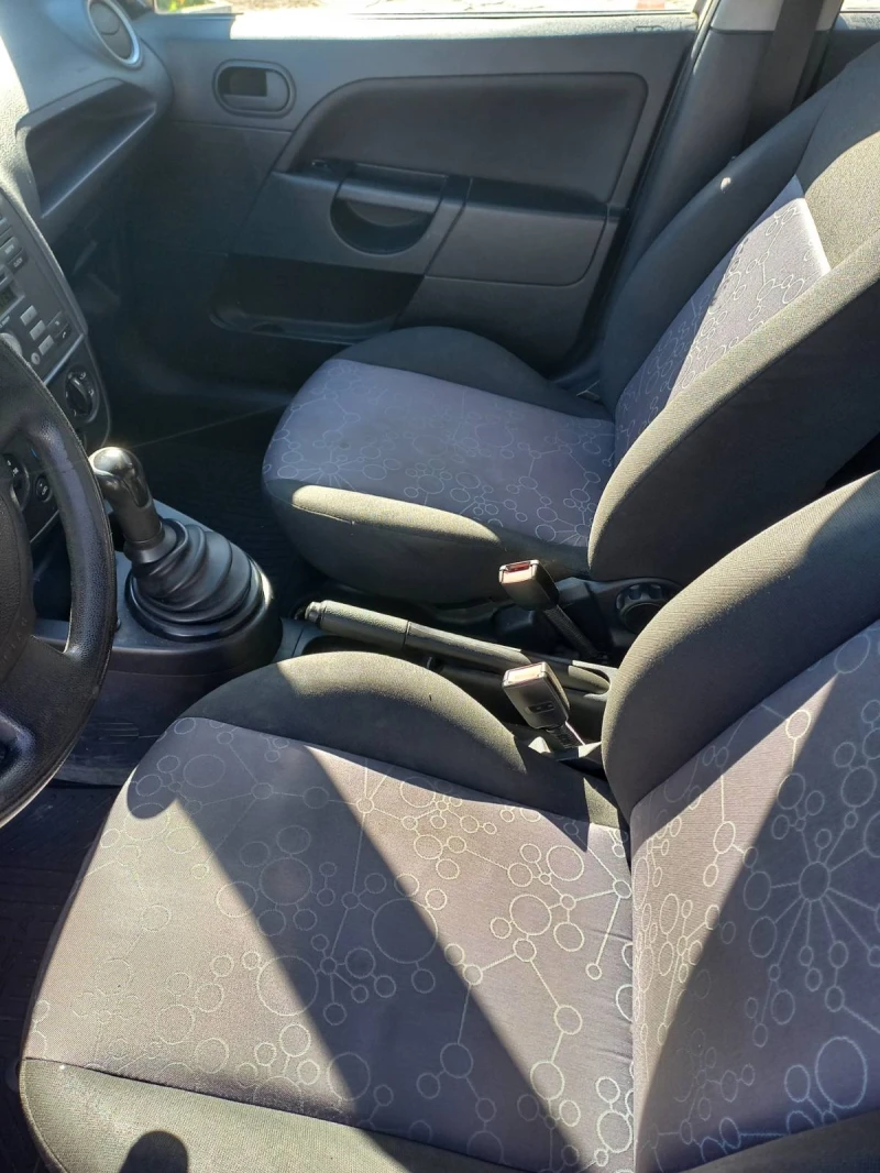 Ford Fiesta 1.4, снимка 8 - Автомобили и джипове - 51444007