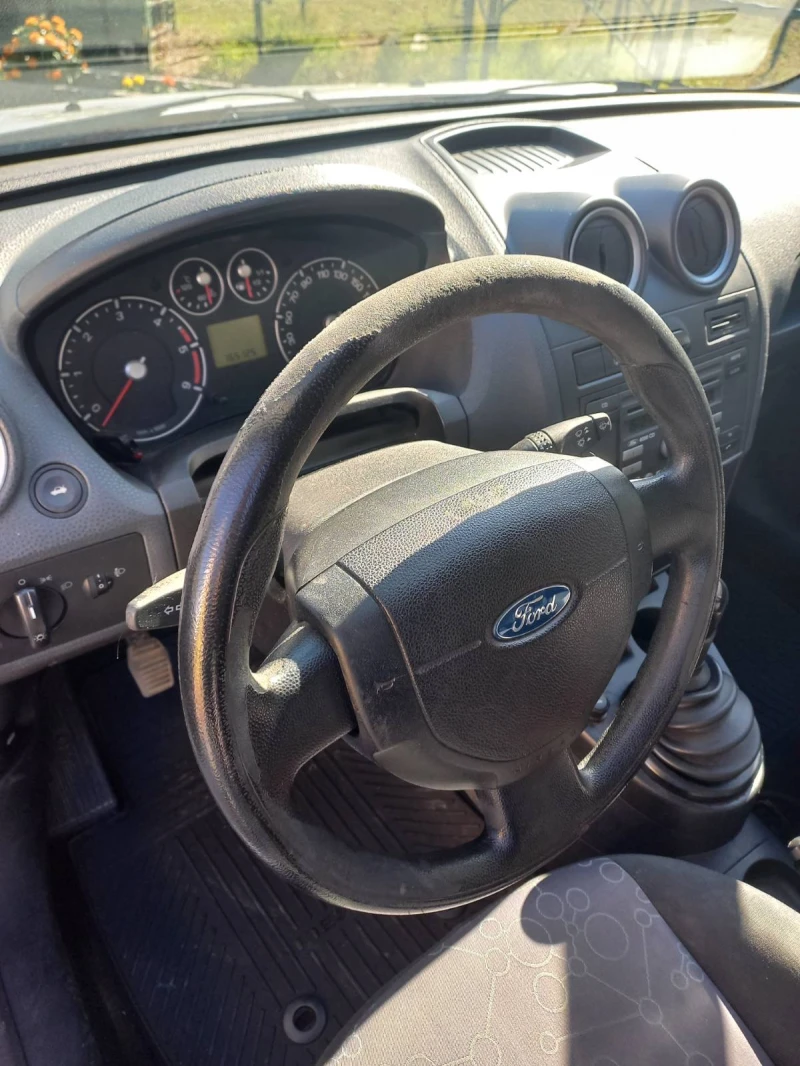 Ford Fiesta 1.4, снимка 7 - Автомобили и джипове - 51444007
