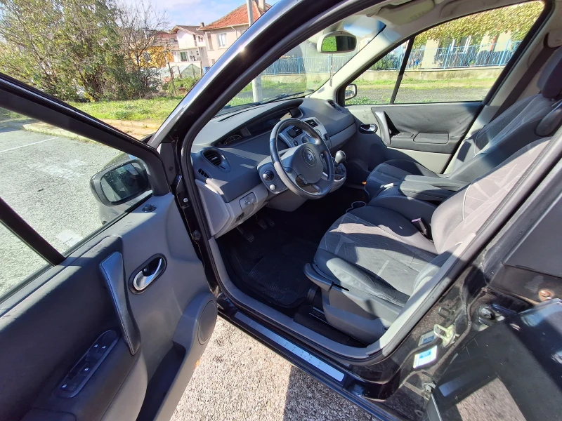 Renault Scenic, снимка 9 - Автомобили и джипове - 52389730