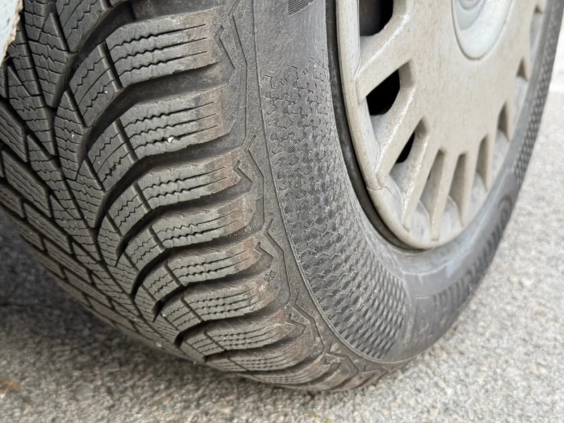 VW Golf 1.6, снимка 5 - Автомобили и джипове - 52742496