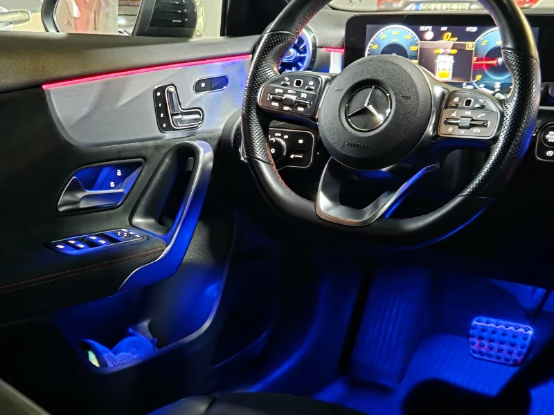 Mercedes-Benz A 180 AMG NIGHT PAKET, PANORAMA, KATO NOVA, снимка 12 - Автомобили и джипове - 52976591