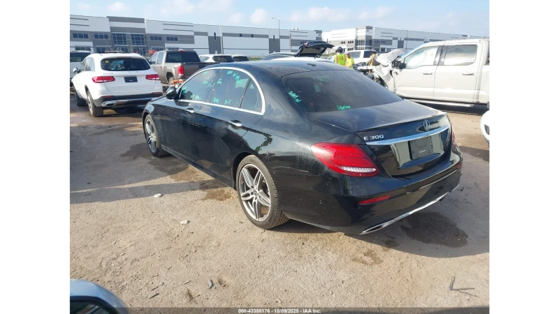 Mercedes-Benz E 300, снимка 7 - Автомобили и джипове - 53127552