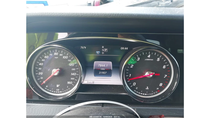 Mercedes-Benz E 300, снимка 12 - Автомобили и джипове - 53127552