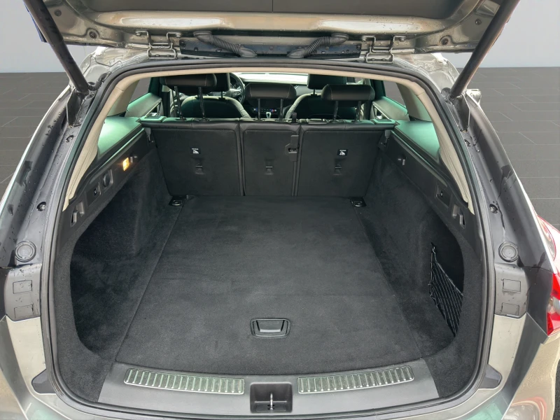 Opel Insignia SPORTS TOURER 2.0 CDTI Ultimate Exclusive, снимка 16 - Автомобили и джипове - 53428786