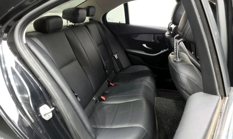 Mercedes-Benz C 200, снимка 12 - Автомобили и джипове - 53429901