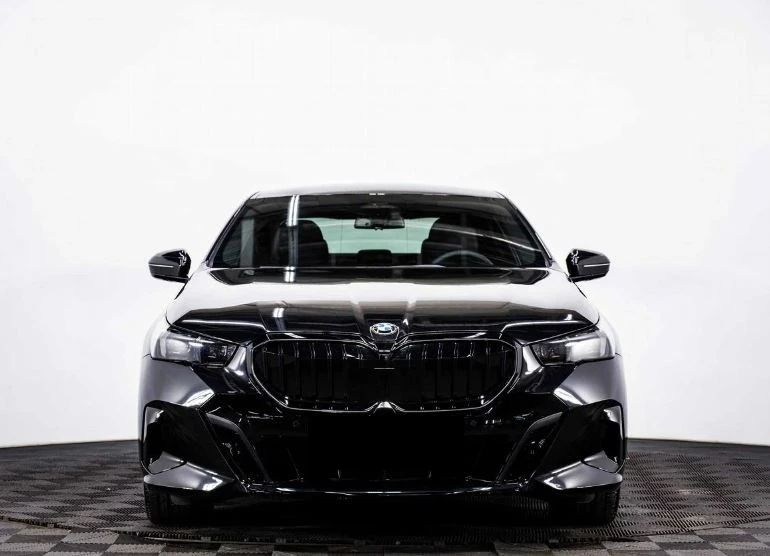 BMW 530 e Plug-in Hybrid M Sport, снимка 3 - Автомобили и джипове - 47442163