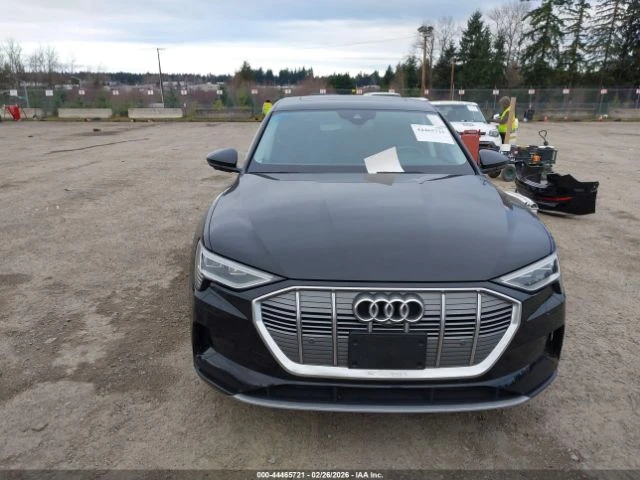 Audi E-Tron SPORTBACK PREMIUM PLUS QUATTRO - изображение 2