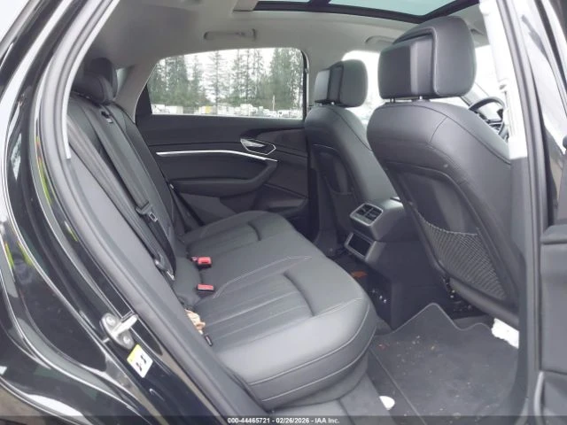 Audi E-Tron SPORTBACK PREMIUM PLUS QUATTRO - изображение 7