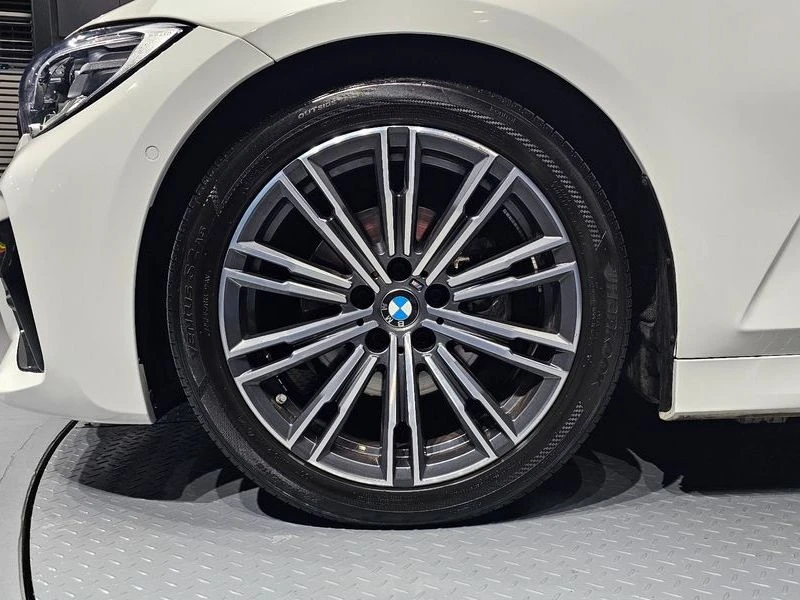 BMW 320 320d M Sport| 190к.с., снимка 5 - Автомобили и джипове - 56327806
