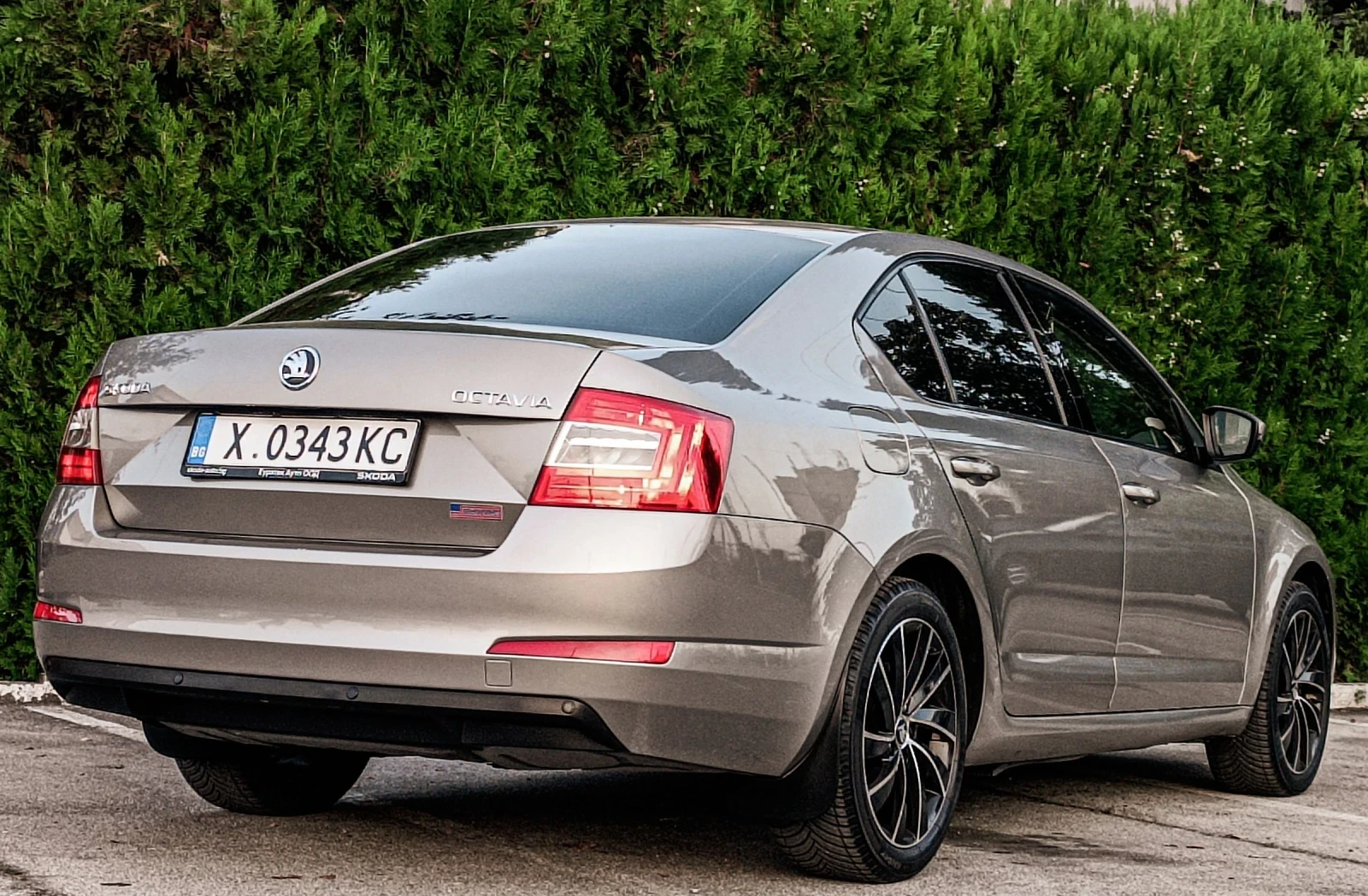 Skoda Octavia 1.6TDI 4X4 COMFORTABLE КАТО НОВ - изображение 7