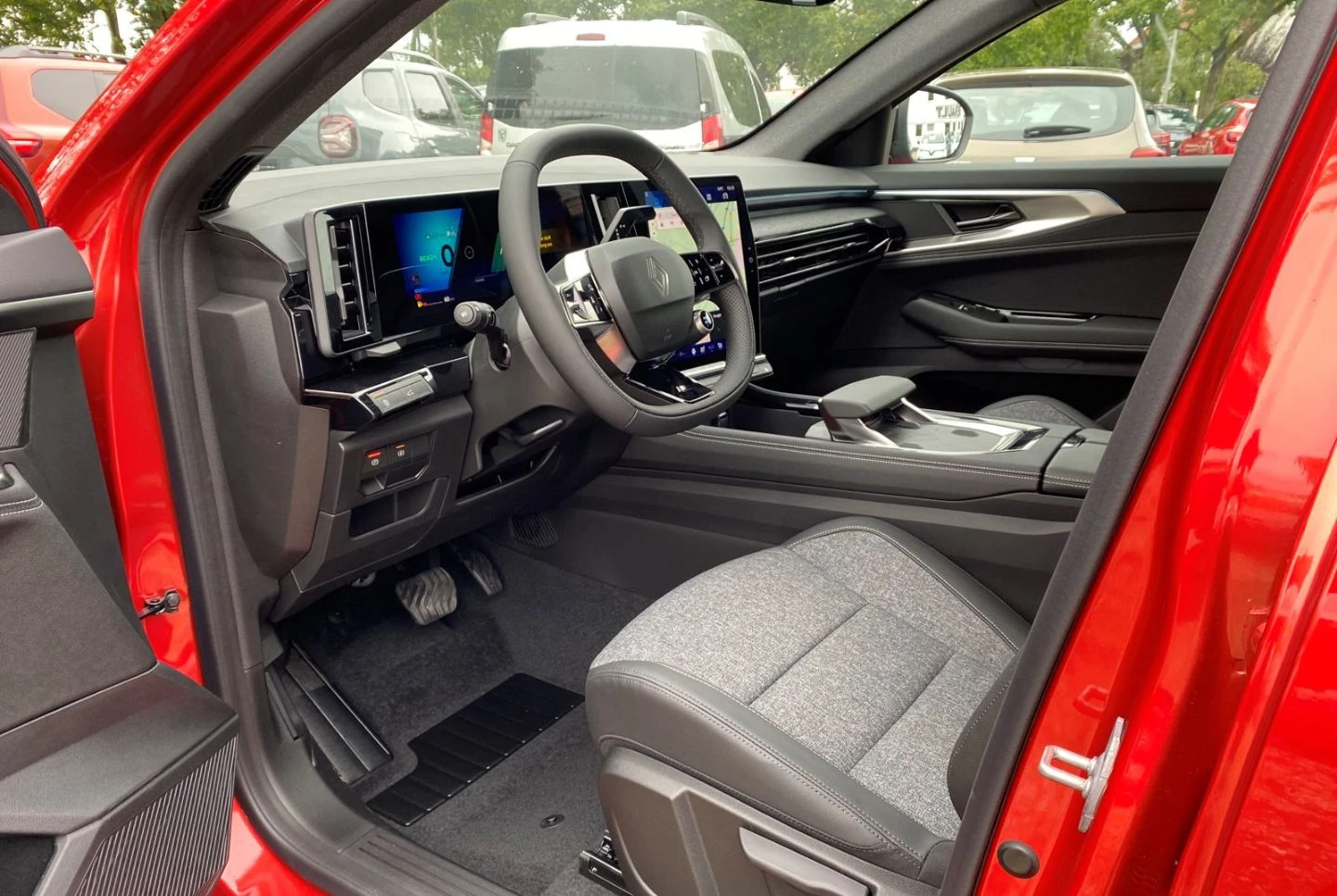 Renault Rafale E-TECH/200HP/NAVI/CAM/LED/AMBI/KLESS/ACC/529v | Mobile.bg   12