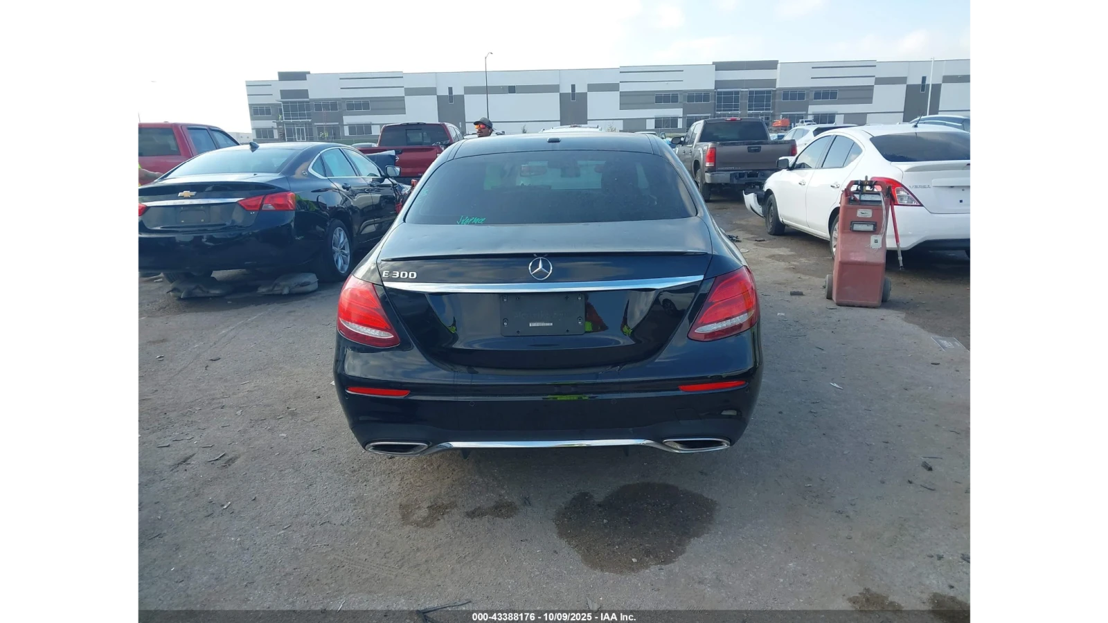 Mercedes-Benz E 300  - изображение 9