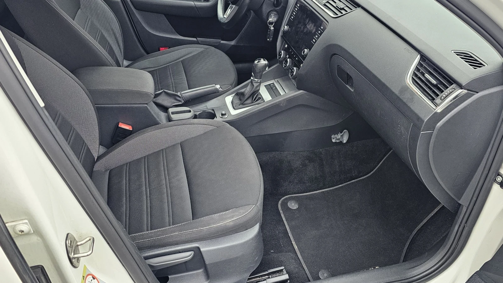 Skoda Octavia 1.6 TDI - 7 Gyronik - 2 ��.  | Mobile.bg � ����������� 13