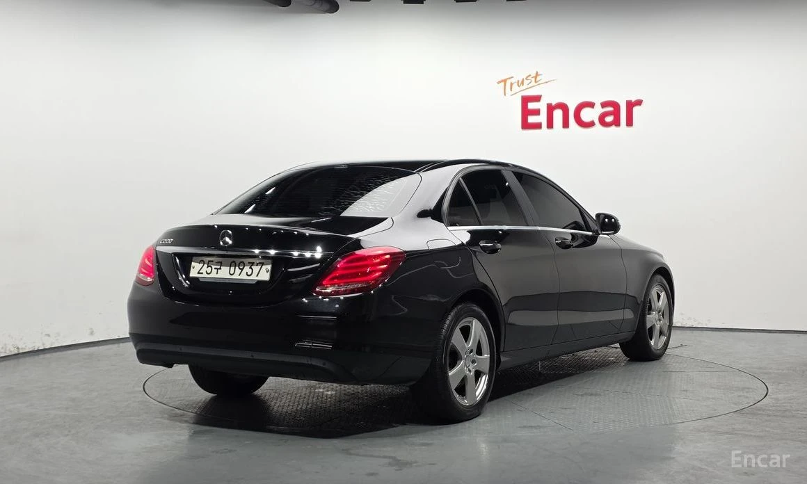 Mercedes-Benz C 200  - изображение 2