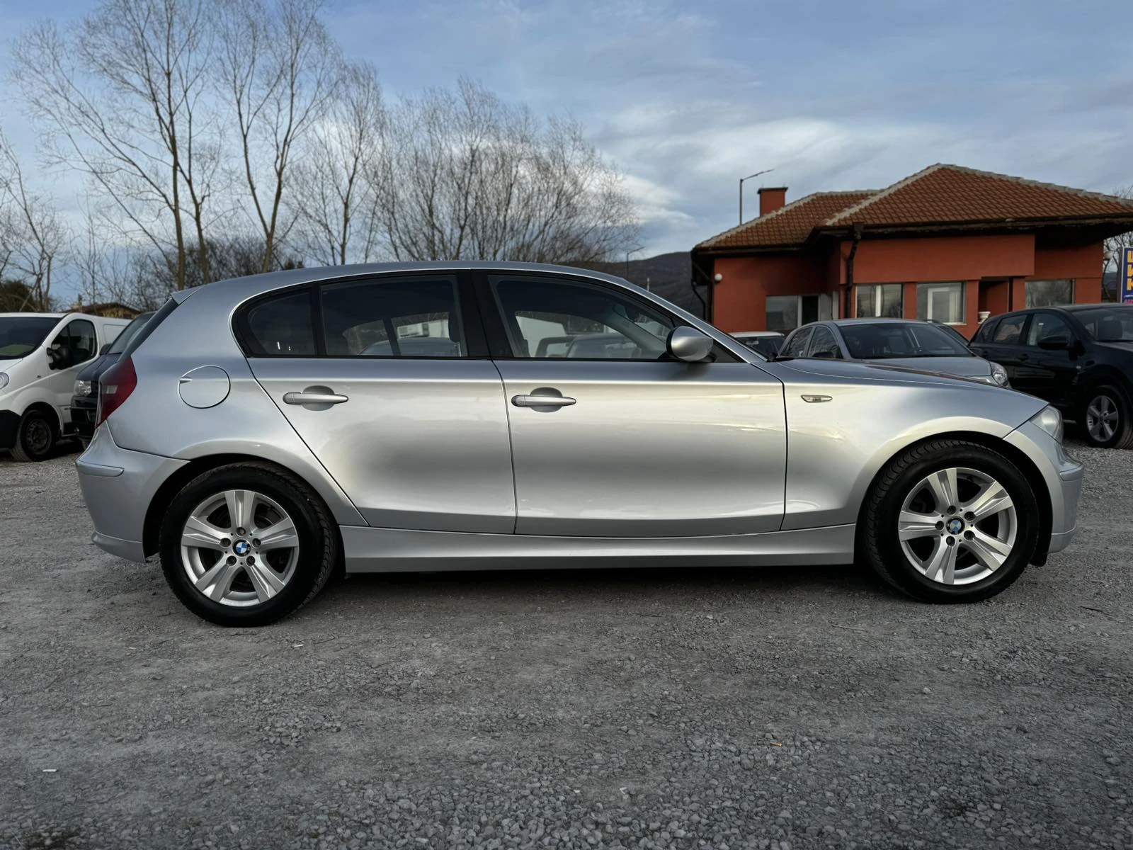 BMW 118 D, снимка 7 - Автомобили и джипове - 53751277