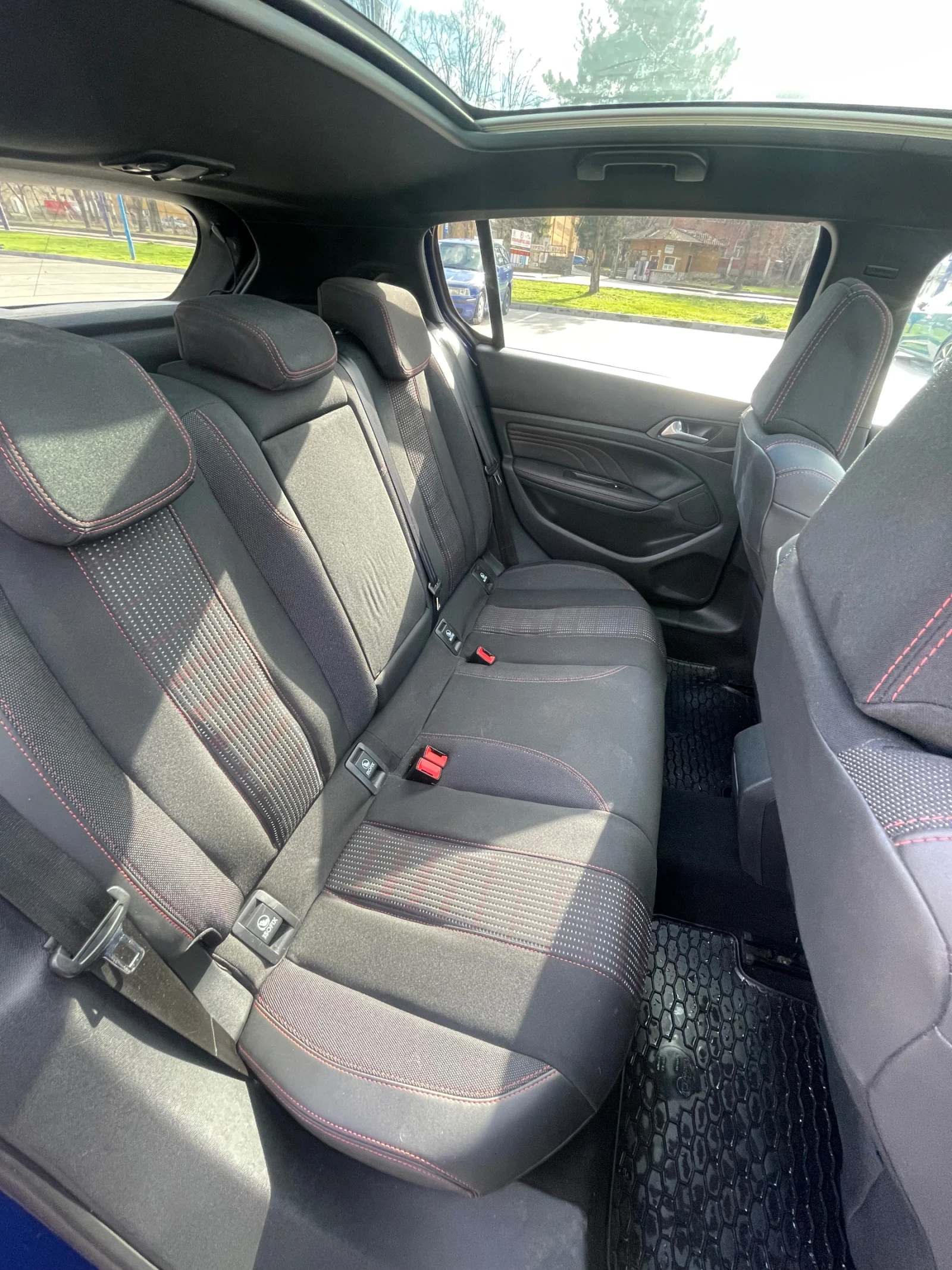 Peugeot 308 Хечбек, снимка 4 - Автомобили и джипове - 53817787