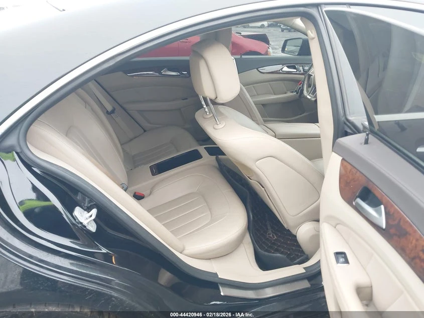 Mercedes-Benz CLS 55 AMG 4.6l Cls 550 4Matic, снимка 8 - Автомобили и джипове - 53831453