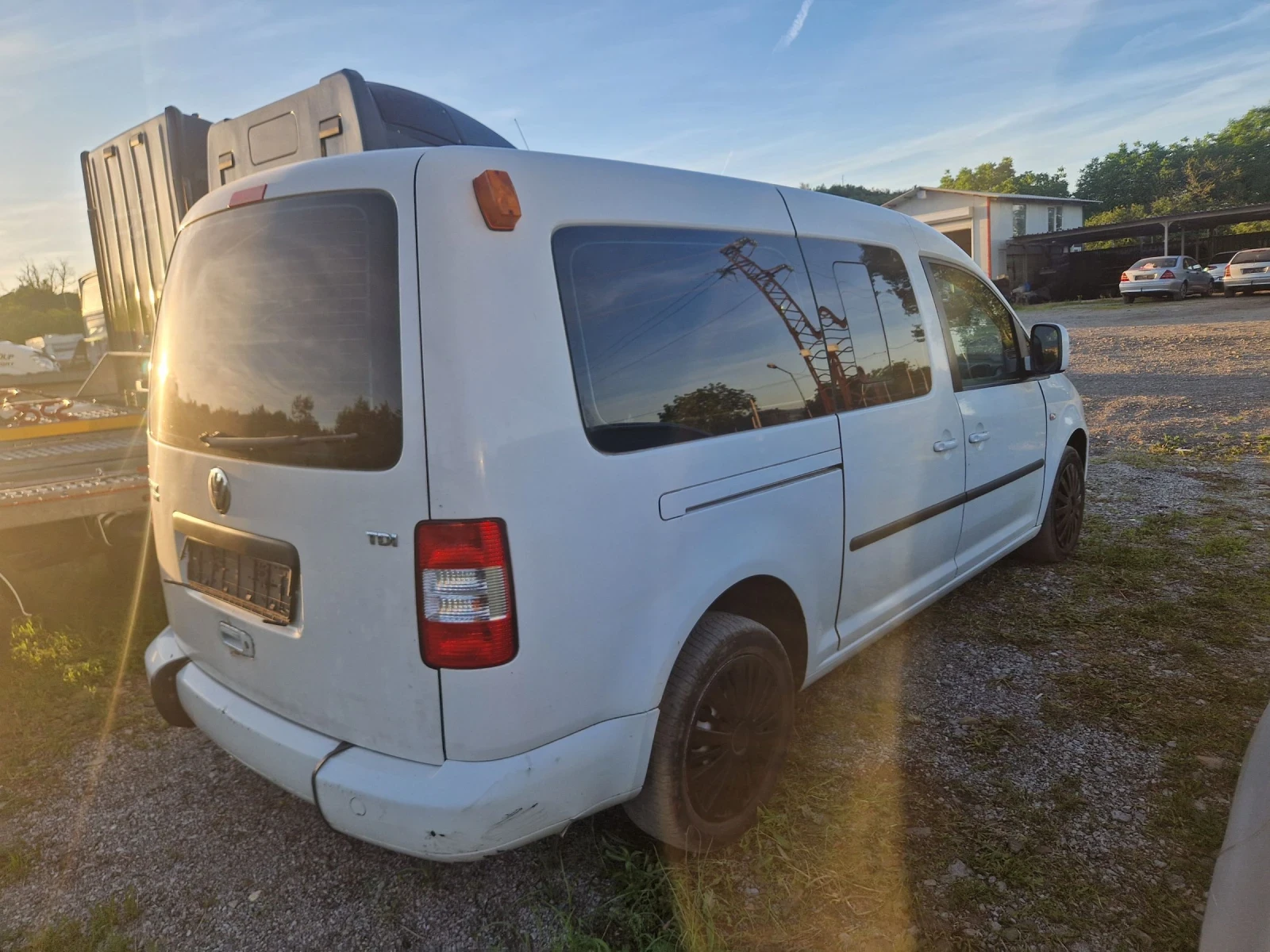 VW Caddy 1.9TDI 105 LIFE MAXI инвалидна рампа, снимка 8 - Автомобили и джипове - 54838420