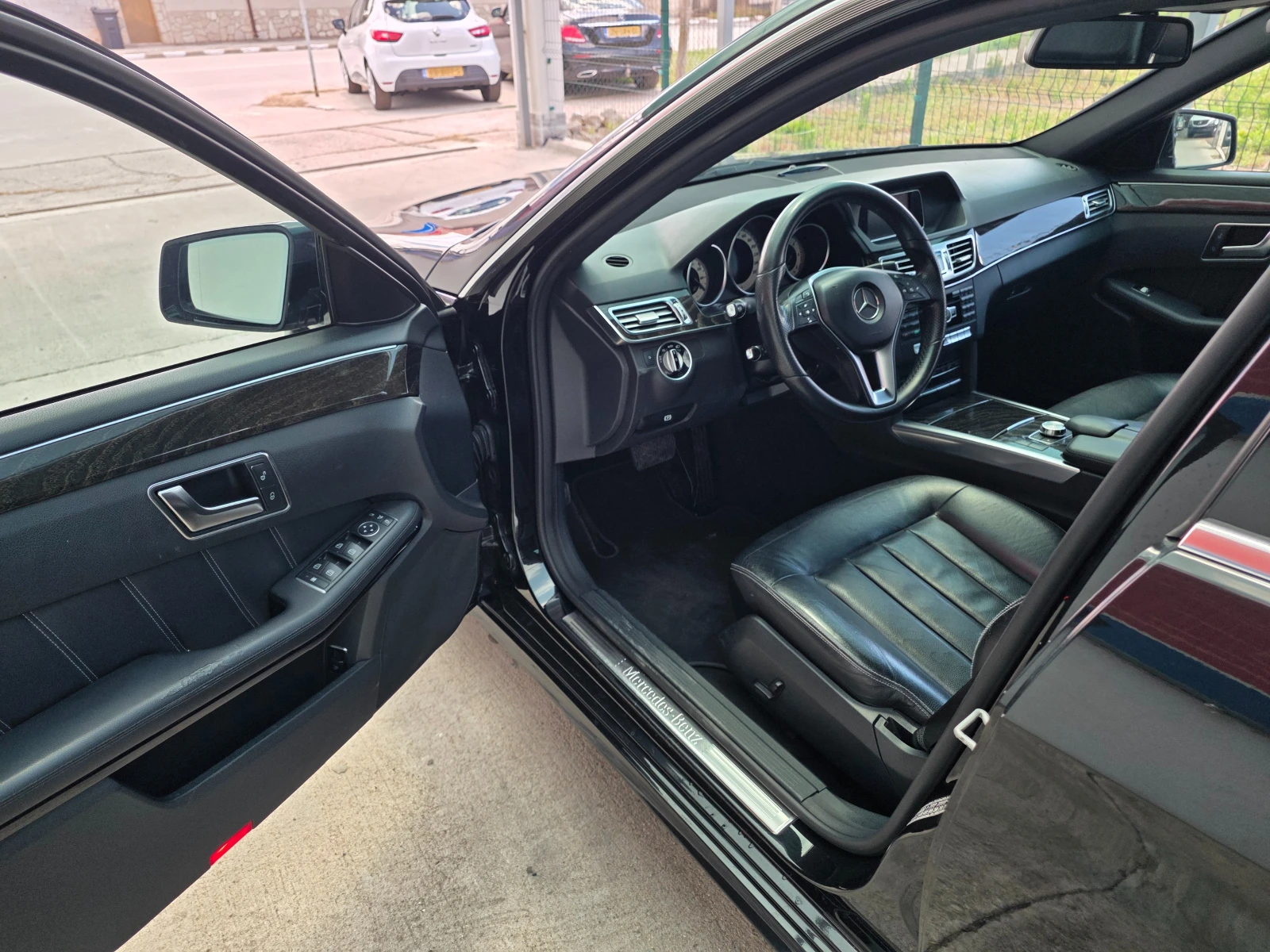 Mercedes-Benz E 220 BlueTEC 9G, снимка 8 - Автомобили и джипове - 54979671