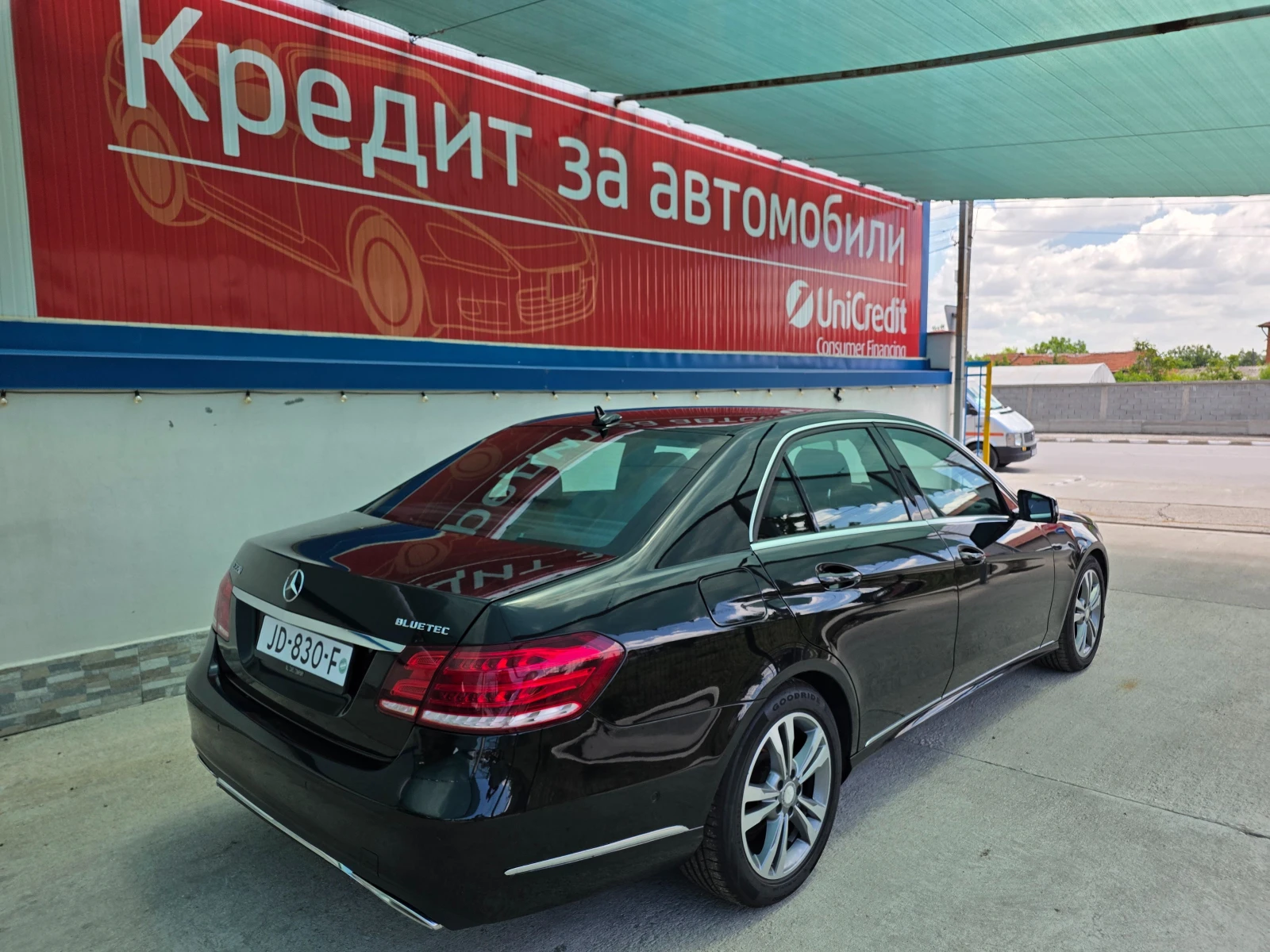 Mercedes-Benz E 220 BlueTEC 9G, снимка 4 - Автомобили и джипове - 54979671