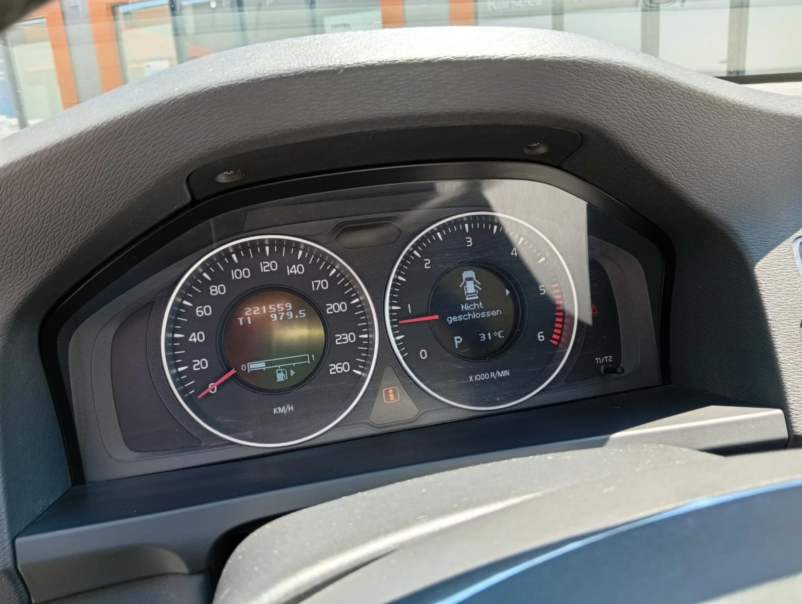 Volvo V60 2.0 D4, снимка 10 - Автомобили и джипове - 55082261